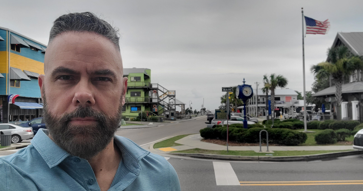 Famous storm chaser finds peace amid the chaos in Bay St. Louis: ...