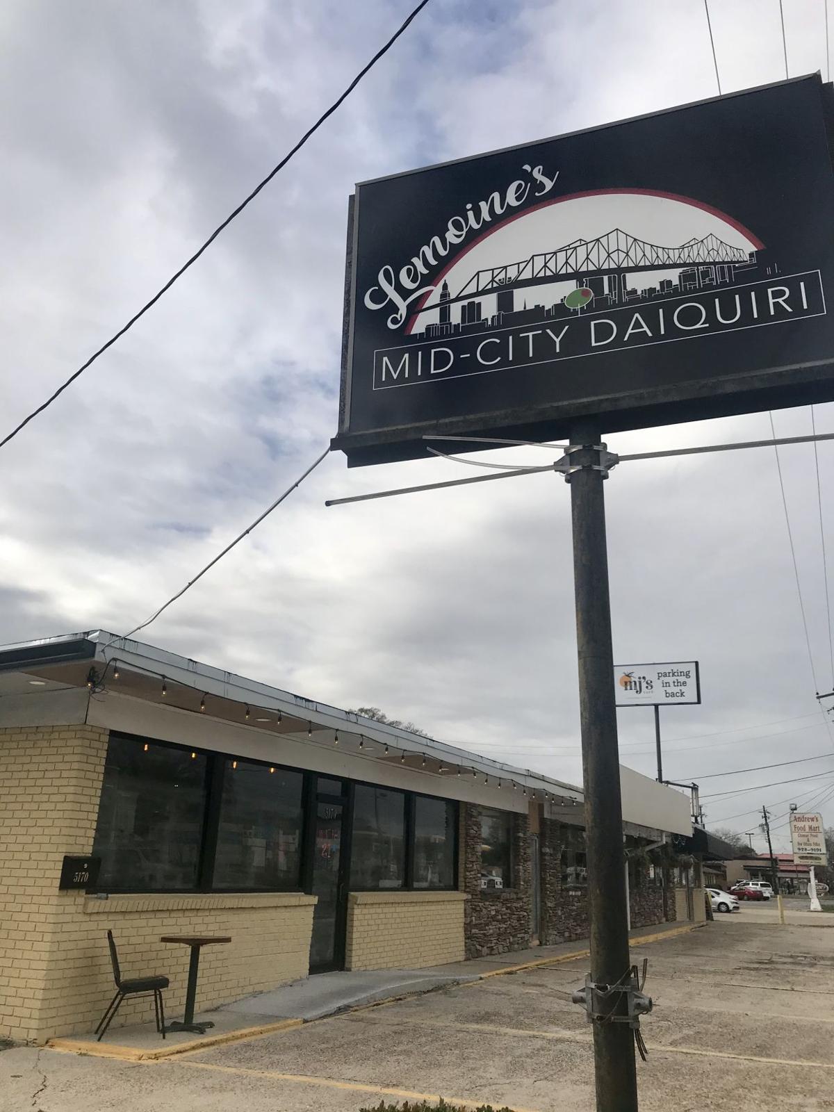 Joe Burrow and Tiger Blood Mural at Baton Rouge daiquiri shop grabbing