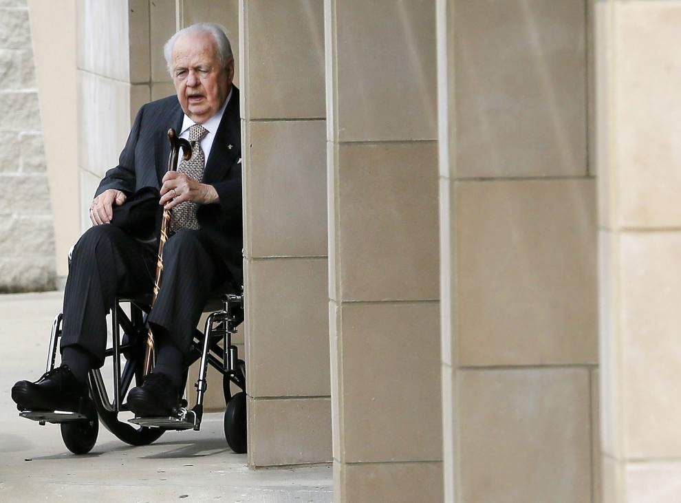 Saints, Pelicans owner Tom Benson claims daughter, grandchildren