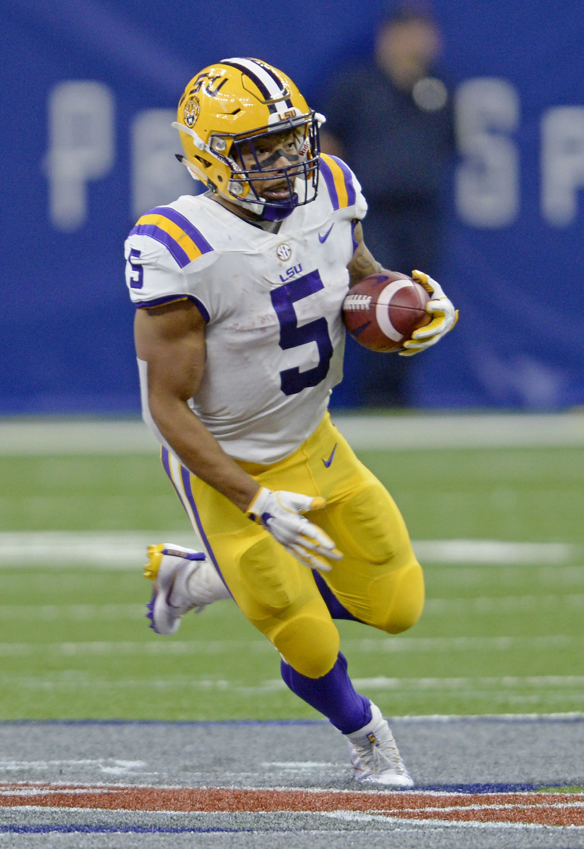 lsubyu0495.090317 bf
