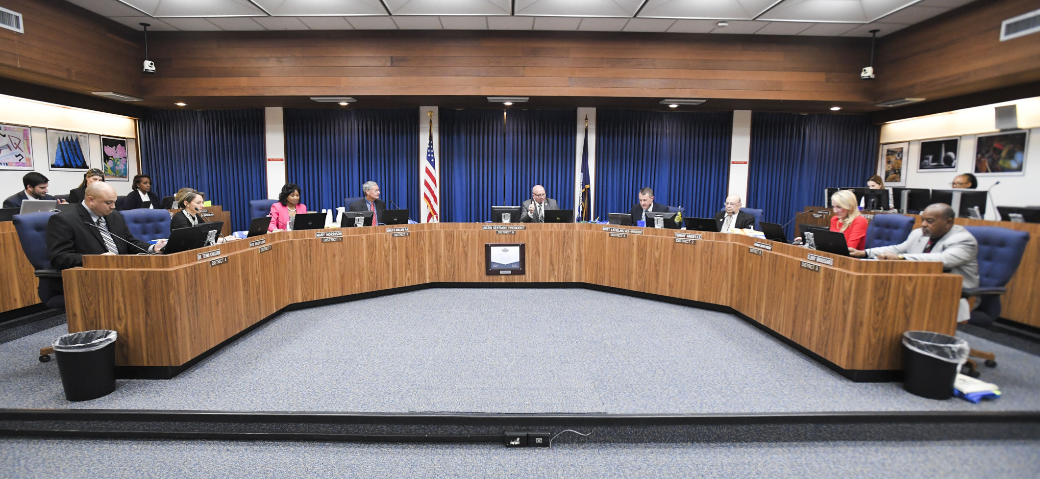 Lafayette Parish School Board Passes 2023 2024 Budget Education   5e1761ff31af2.image 