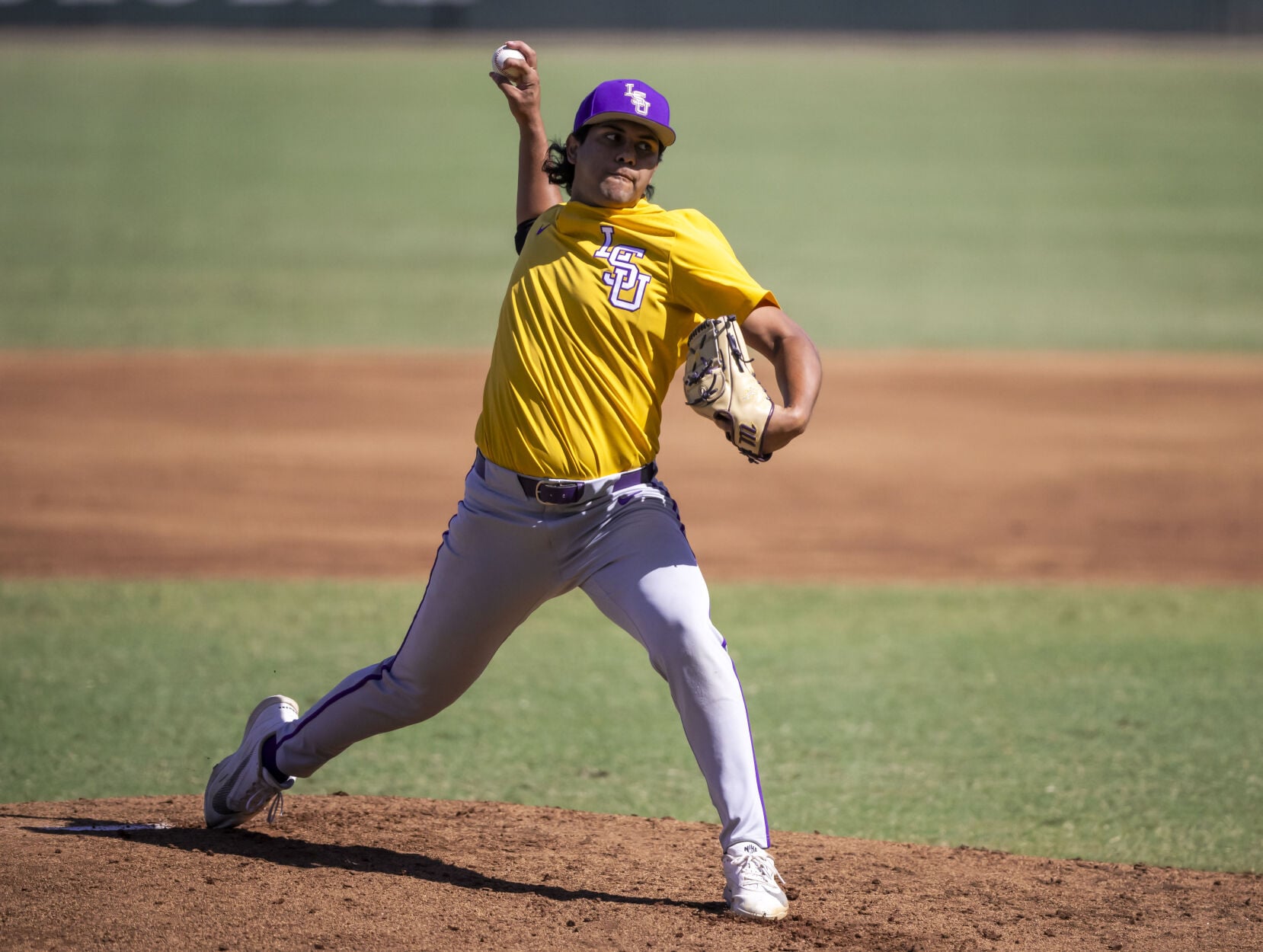 BR.lsufallbaseball2.adv_2489 MJ.JPG