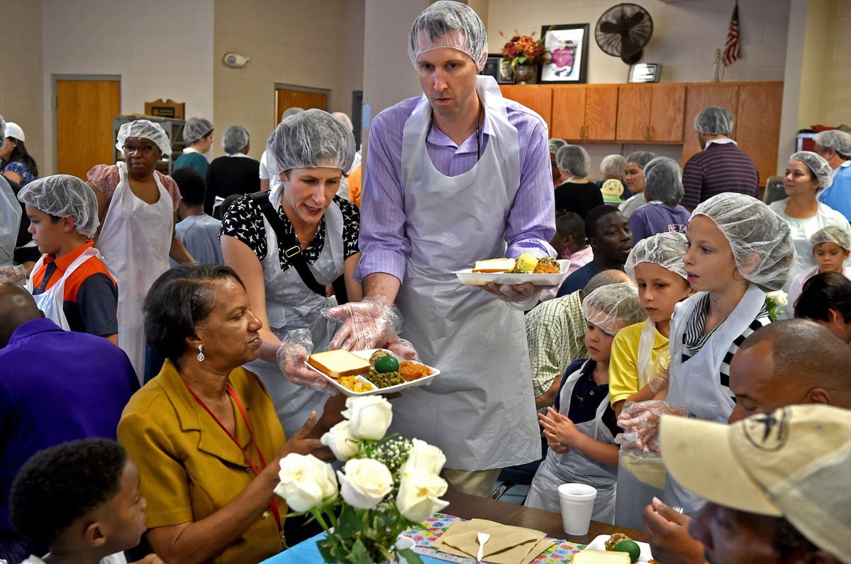 BR.eastermeal.041717096.jpg