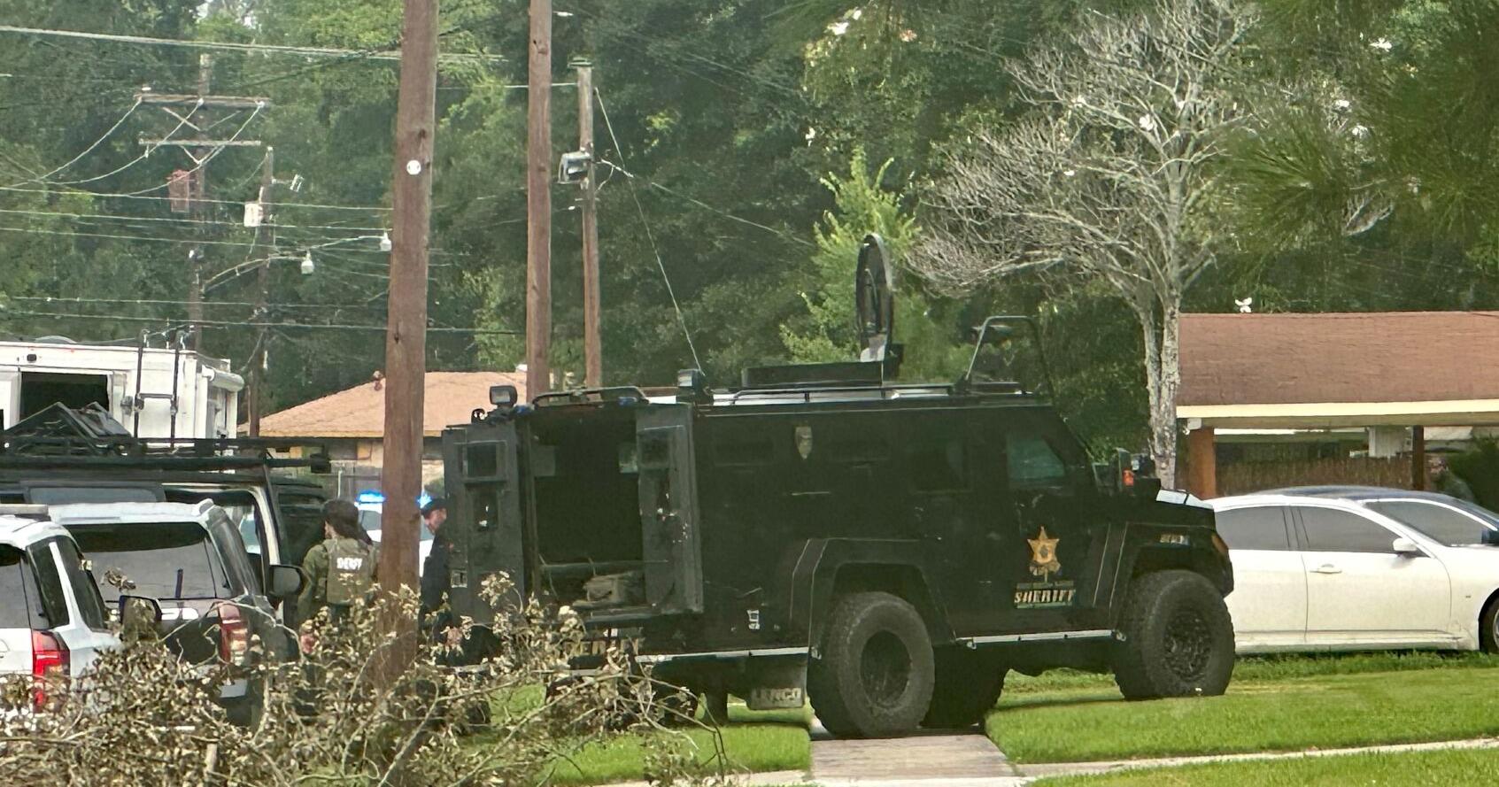 One critically injured after standoff at Baton Rouge home | Crime/Police - Vimarsana News