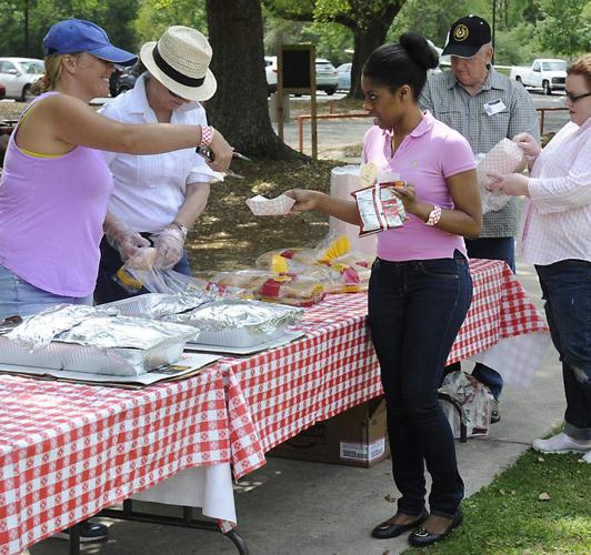 Photos CASA volunteer picnic News