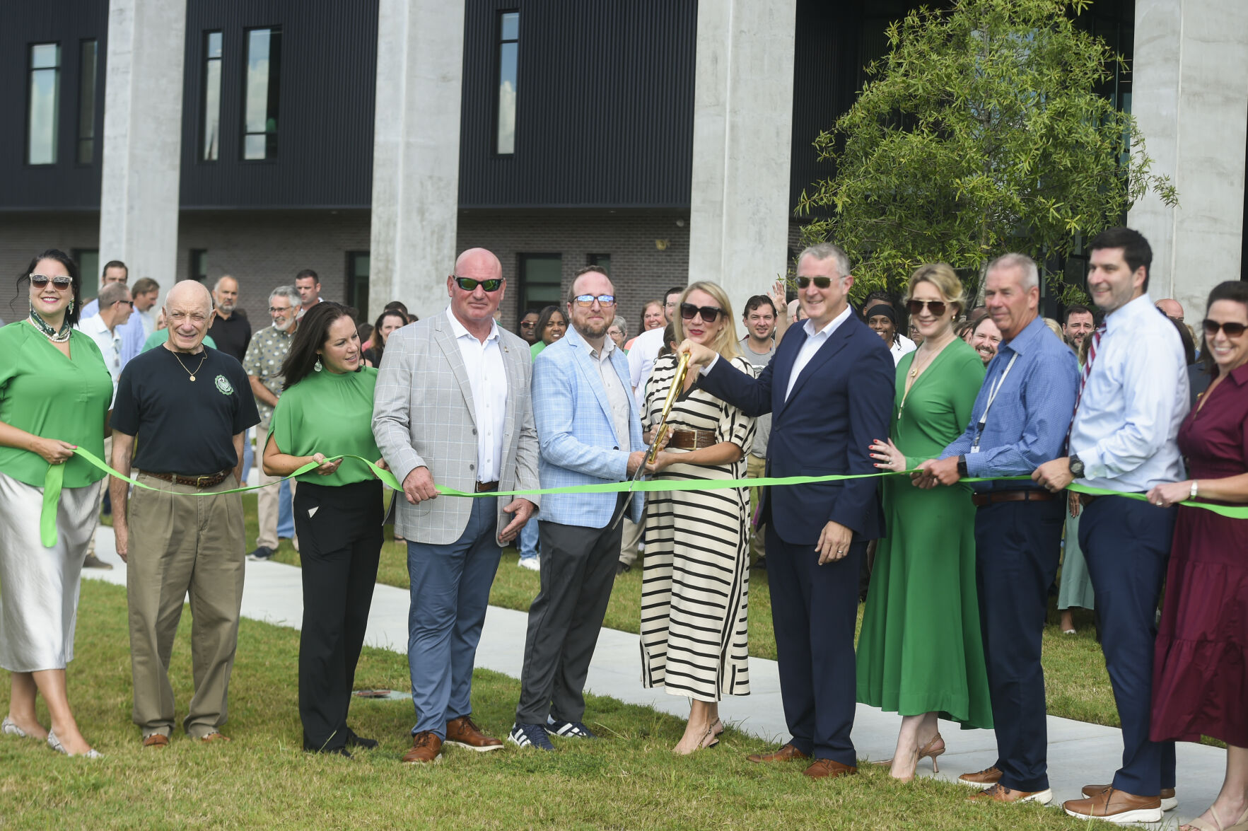 ACA.lhsribboncutting.081126.135.jpg