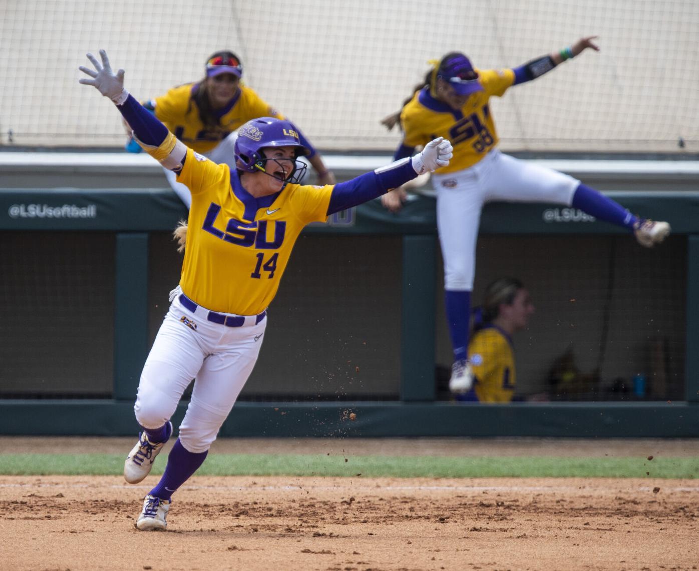 LSU Softball: Tigers split Day 2 at LSU/ULL Crossover