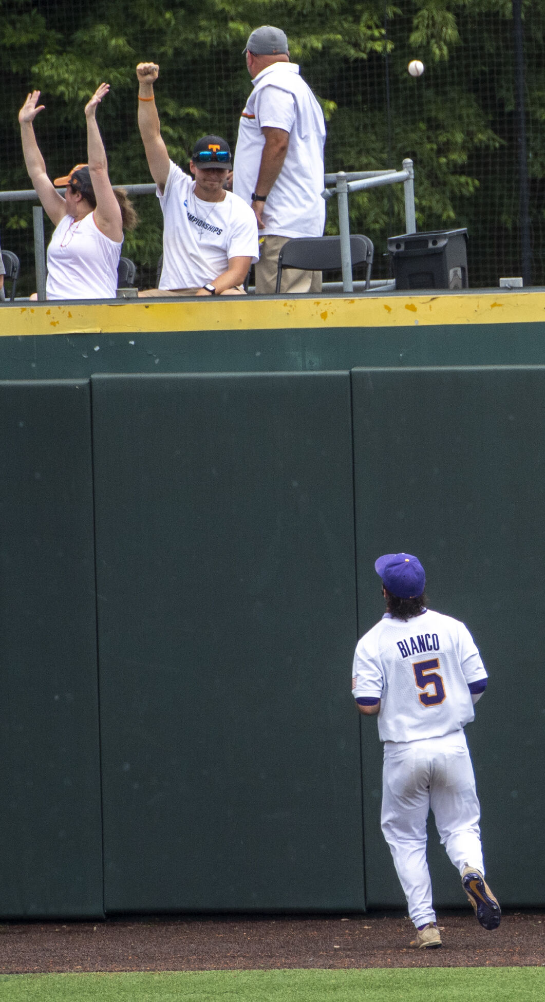 BR.lsutennessee.061421 0135 bf.jpg