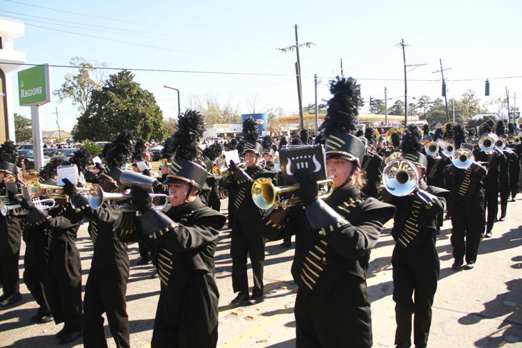 Jambalaya Festival Association's annual Christmas parade rolls through