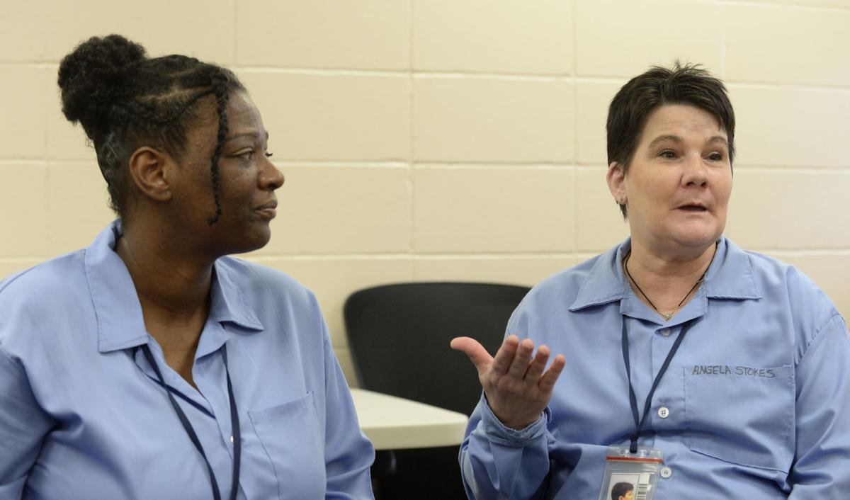 BR.prisonfema.adv HS 138.JPG