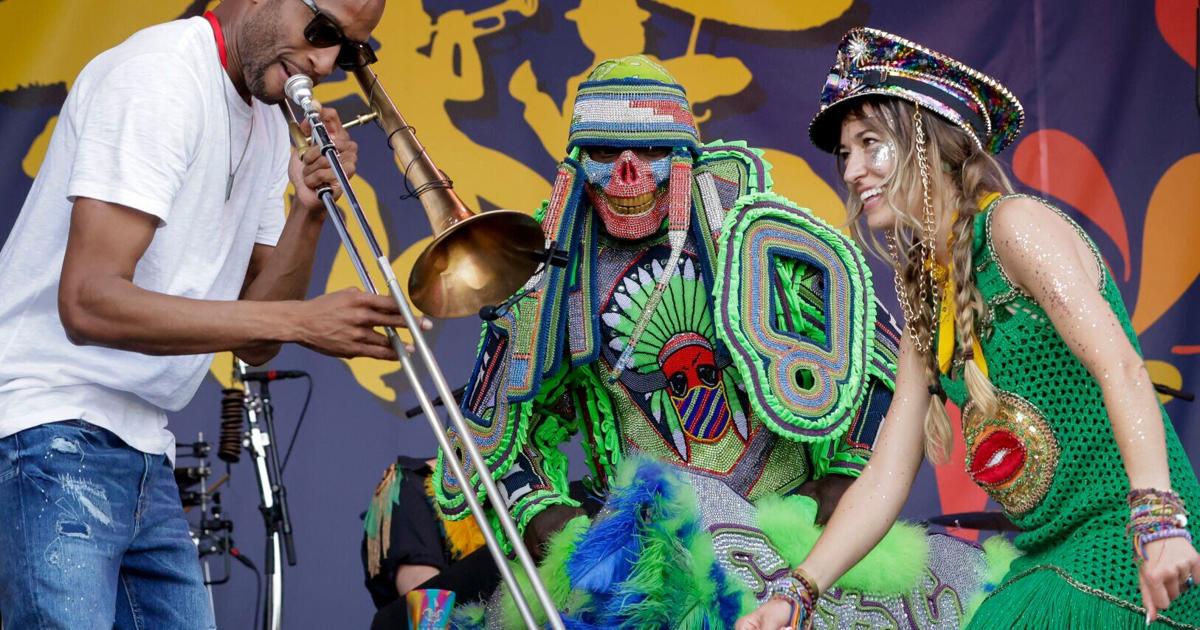 How did Lauren Daigle end up on the Super Bowl pregame show? Trombone ...