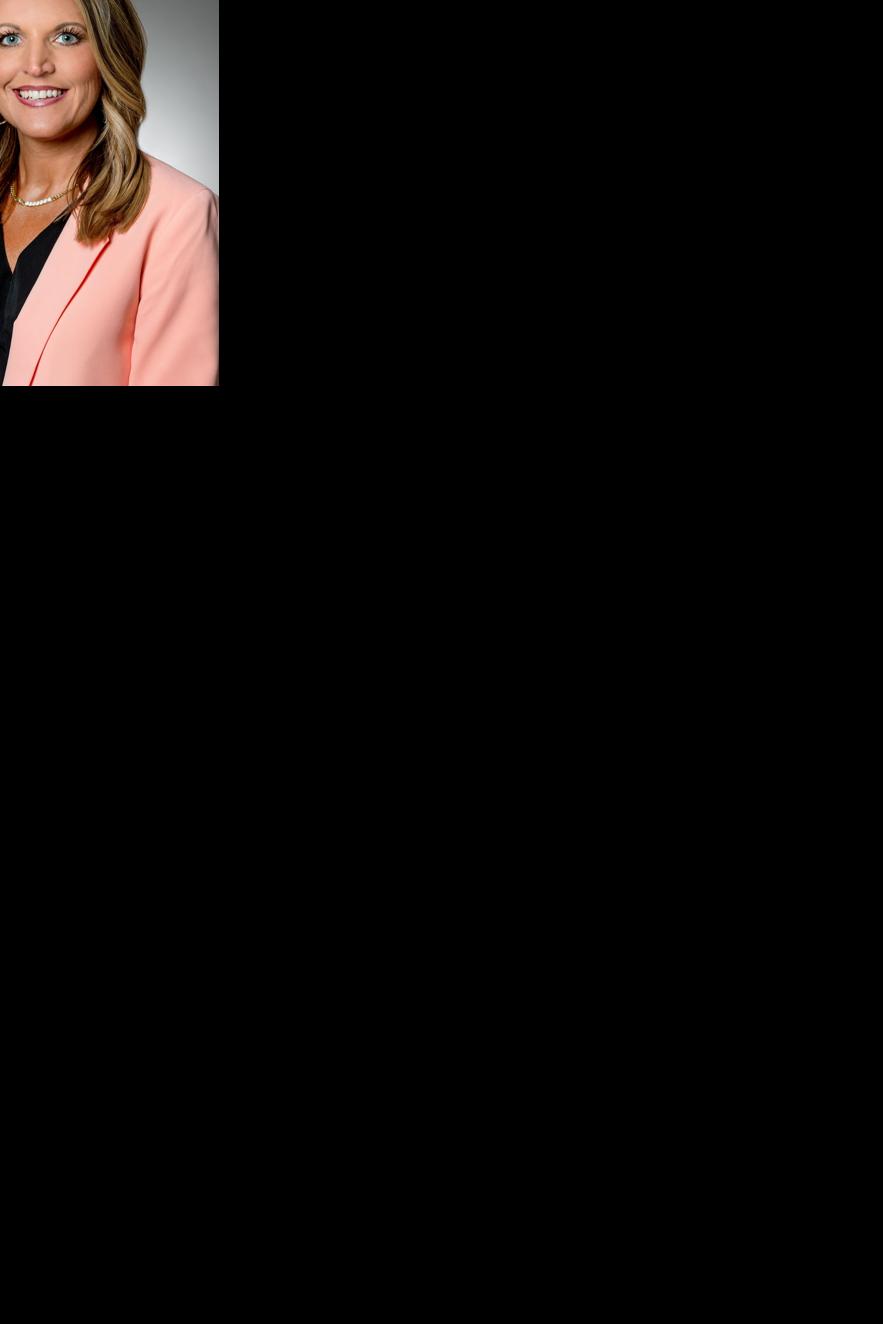 Lindsey Duplessis - Headshot.jpg