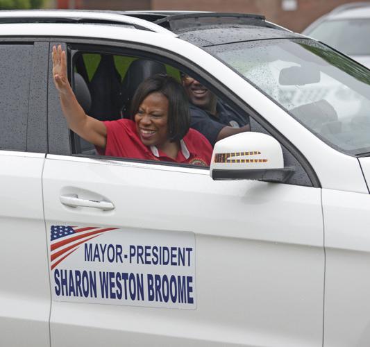 Kenilworth parade celebrates nation's independence Mid City