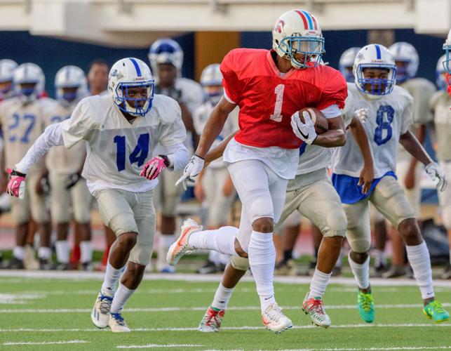 New-look Rummel offense flying high behind Chandler Fields | High ...