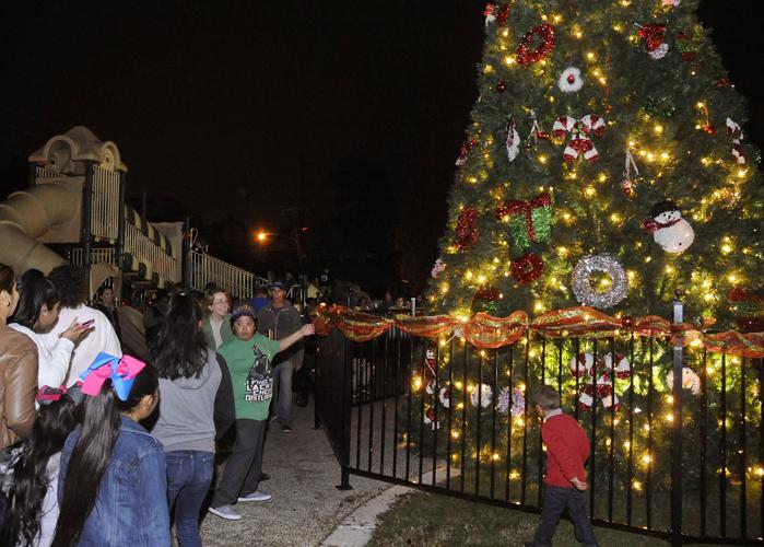Gonzales lights up Jambalaya Park, Santa Ascension