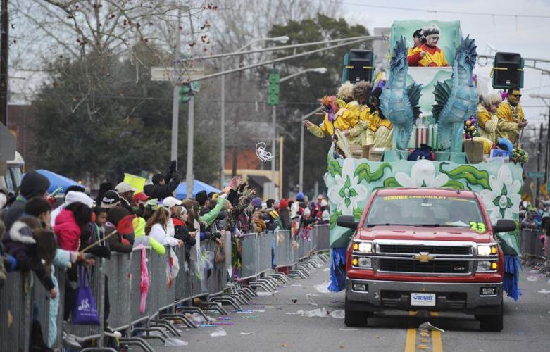 Traditions hold true for Lafayette parades, despite chilly day News