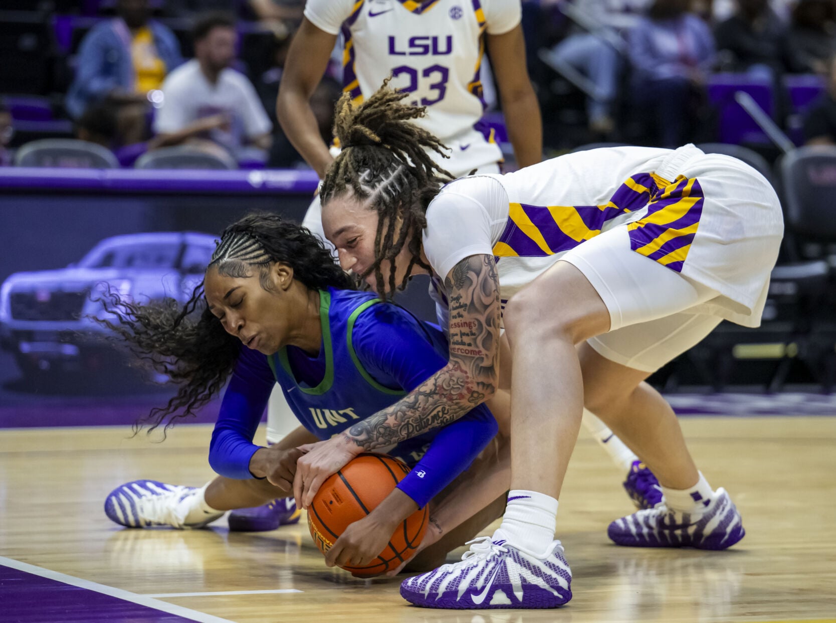 NO.lsuwomen.102326_4869 MJ.JPG