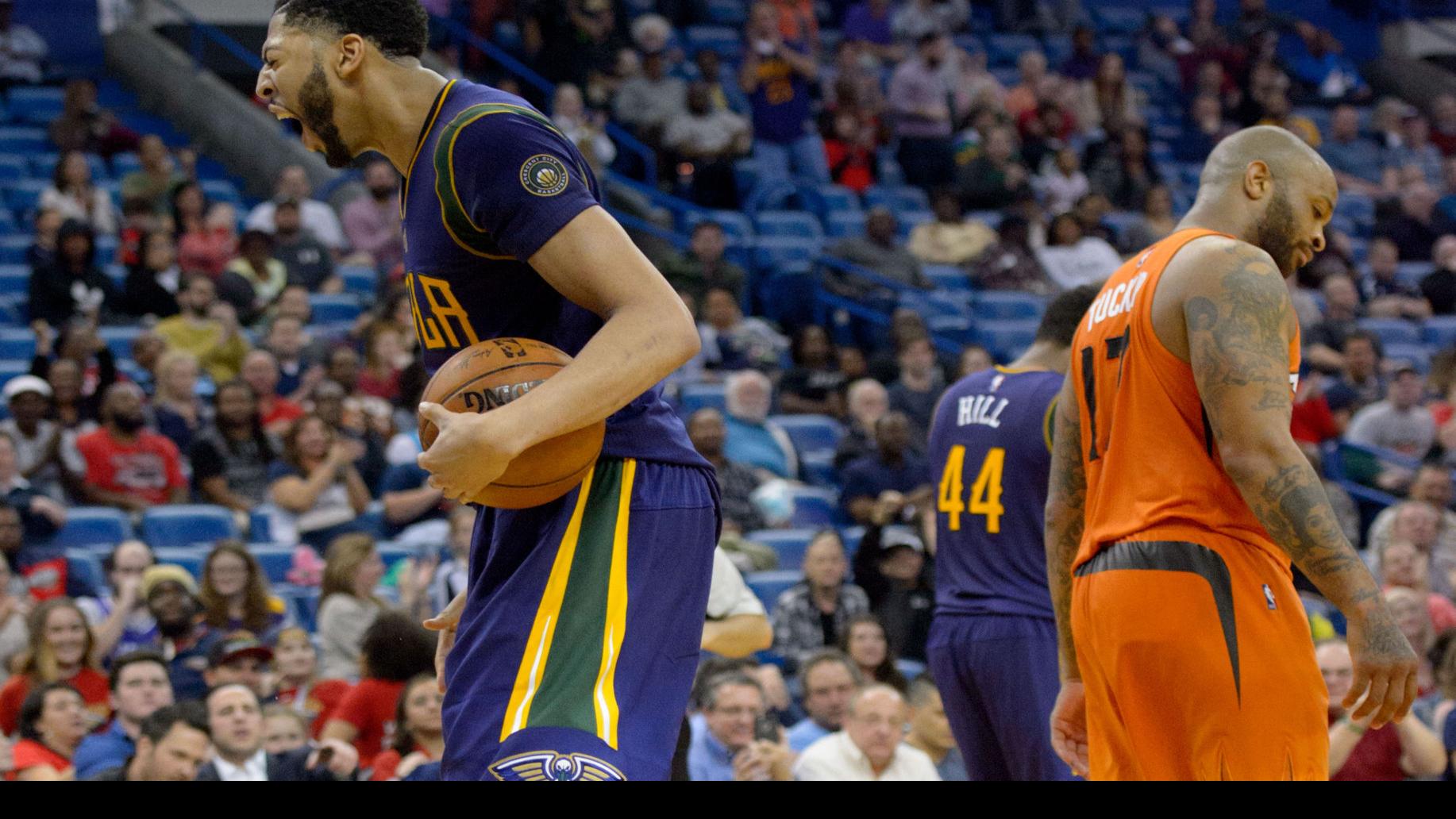 Phoenix Suns forward Marquese Chriss (0) gets fouled by San