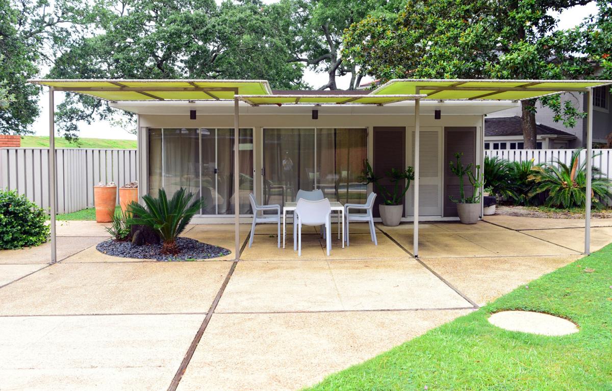 Lake Vista homeowners celebrate life in midmod designed by famed New