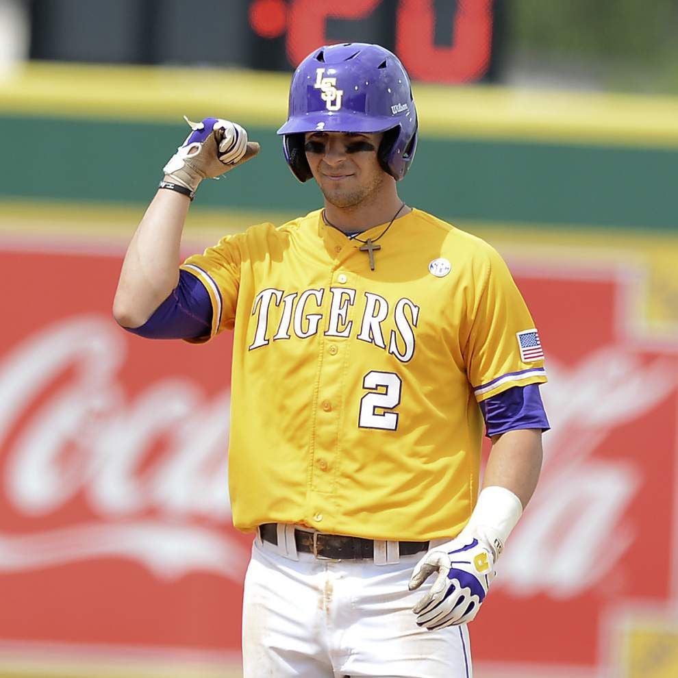 LSU has slight move up in college baseball polls _lowres