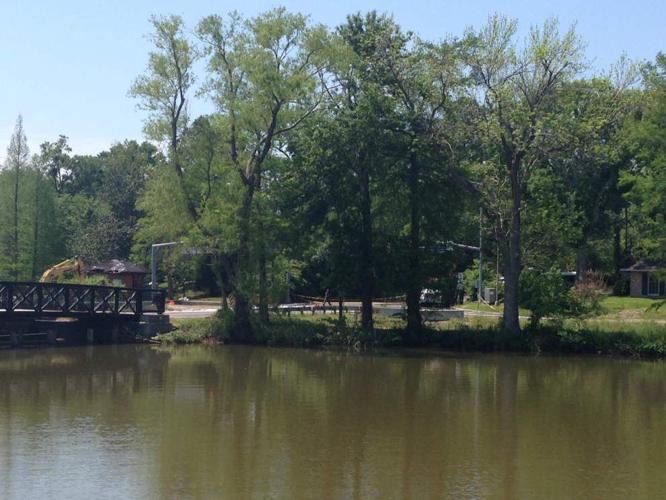 Gas leak triggers evacuations on Stanford Avenue Crime/Police