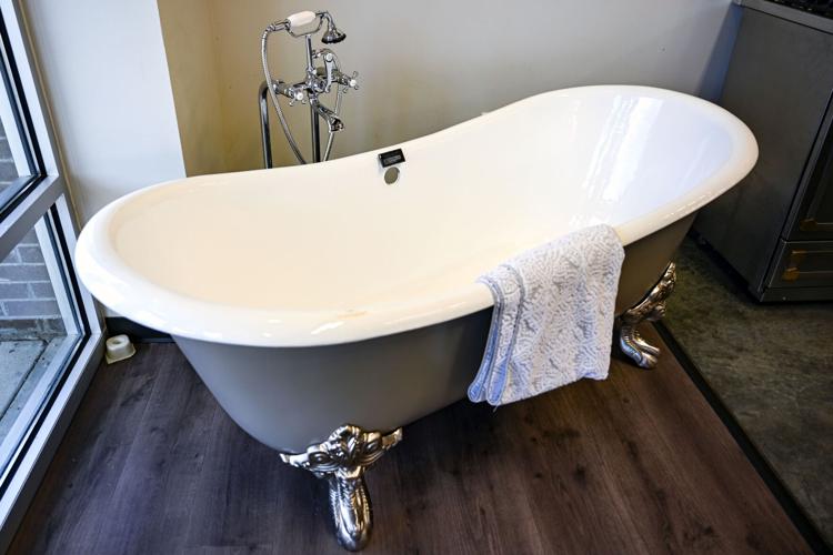 Baton Rouge bathtubs style, fashion and hubris Entertainment/Life