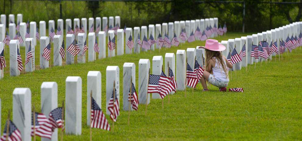 Scouts, others continue Port Hudson flag tradition _lowres