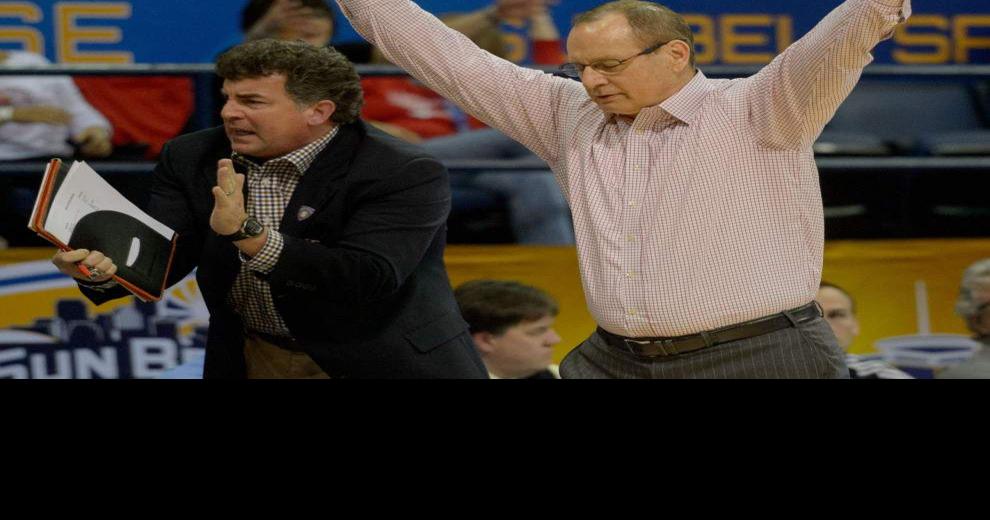 Cajuns basketball coach Bob Marlin signs new fiveyear contract UL