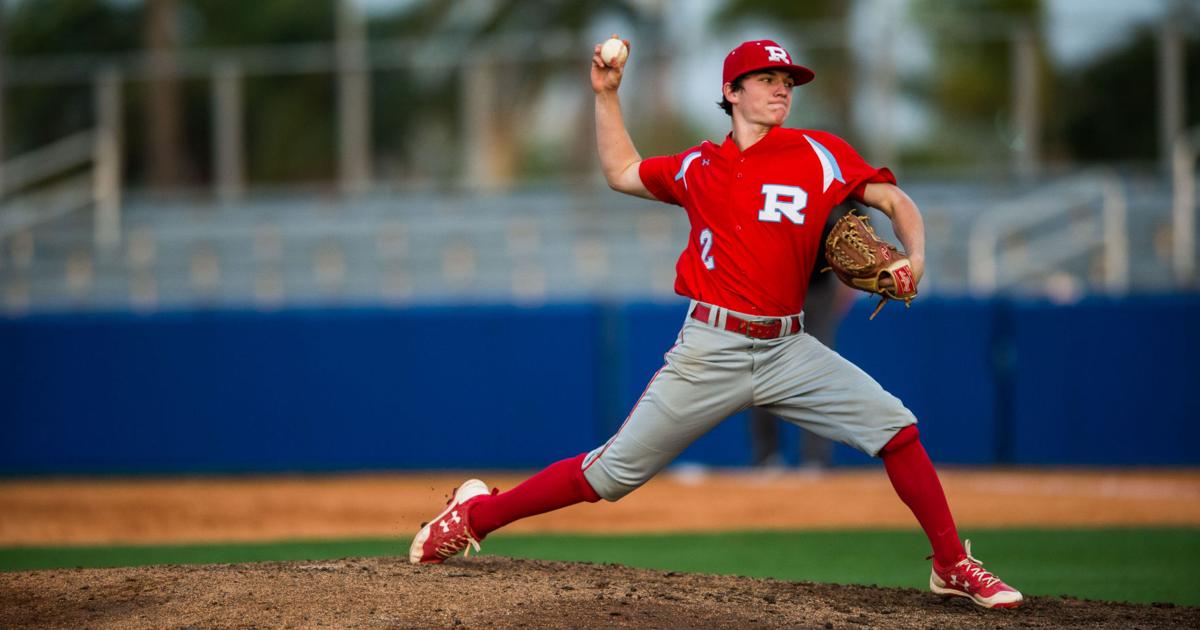 Rummel's Zach Cook battles his way to a 7-4 victory over Brother Martin ...
