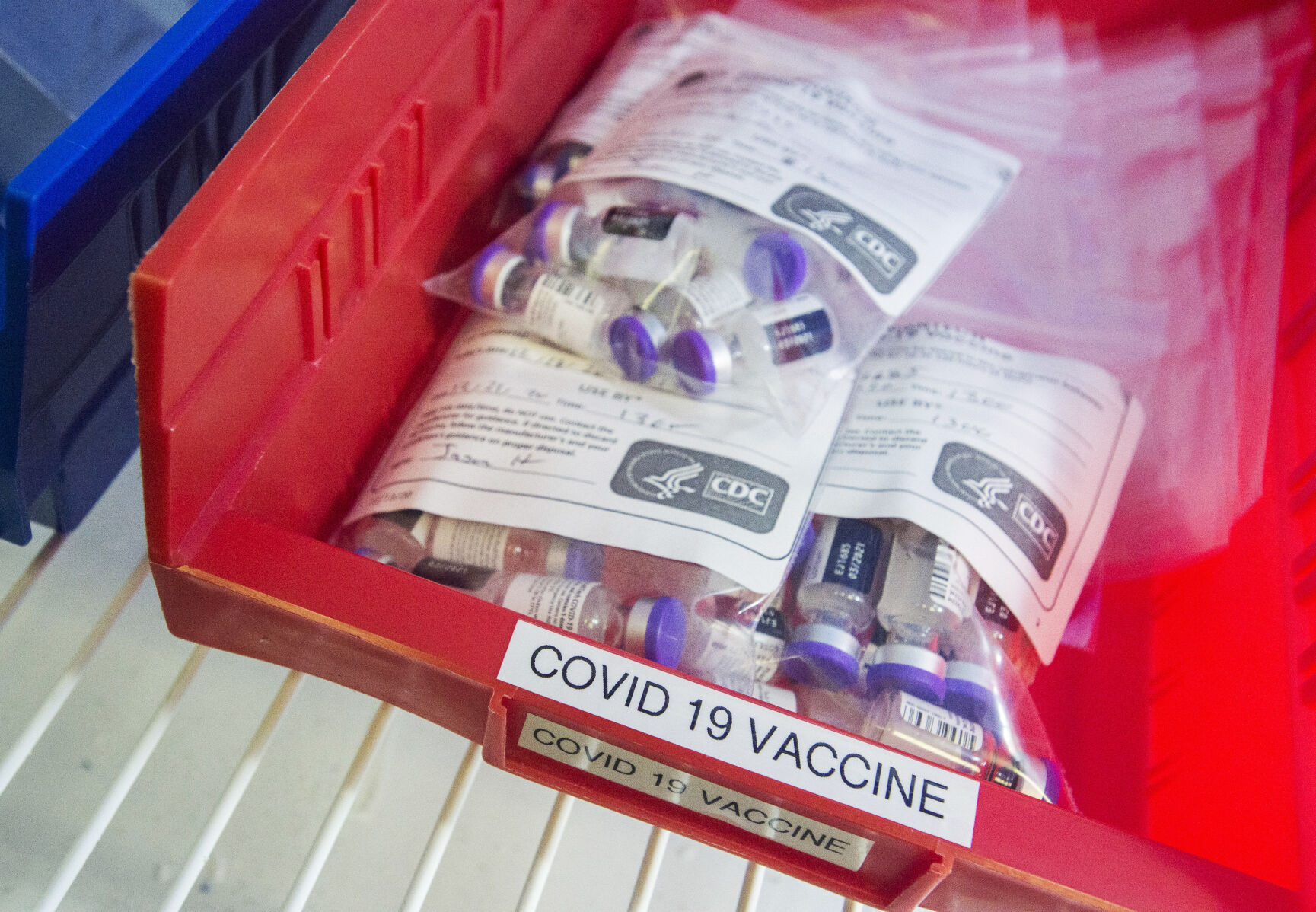 This Acadiana couple funded the freezers so local hospitals could keep COVID vaccine on site - Vimarsana News