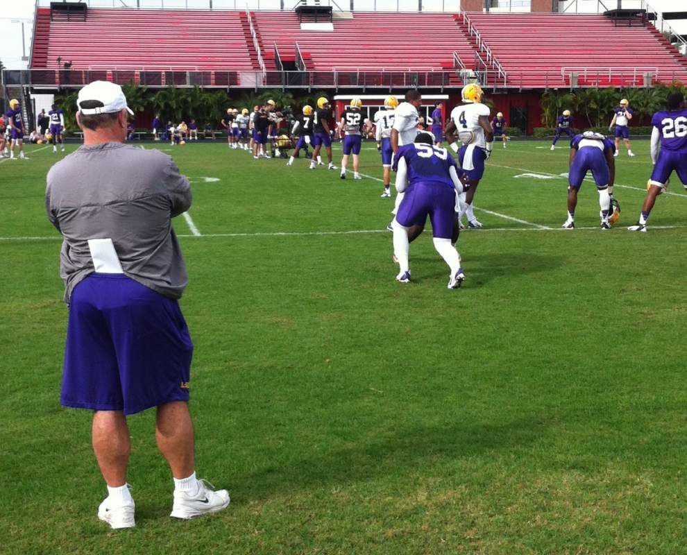 Video: LSU pass drills in spring football practice _lowres