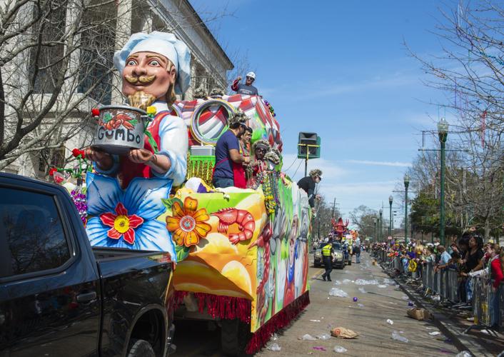 Downtown Lafayette streets packed for three parades with Mardi Gras