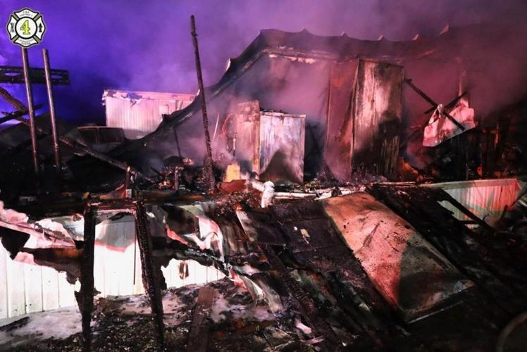 Man, two children killed in blazing mobile home fire | Crime/Police ...