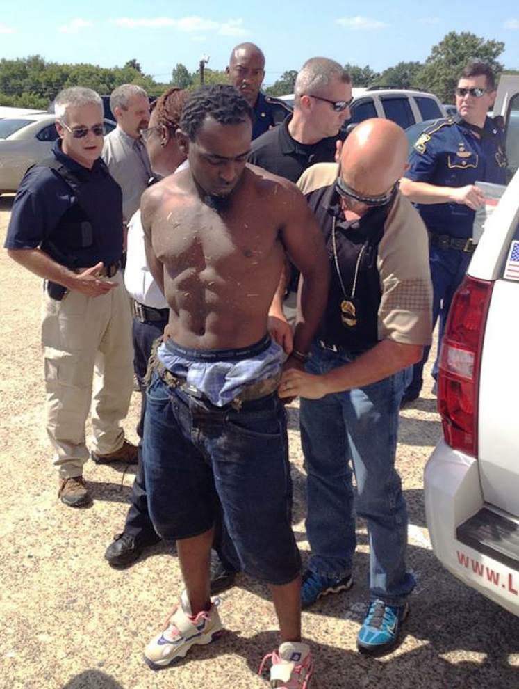 Suspect In Shreveport Police Officer Killing Captured, Found Sitting In ...