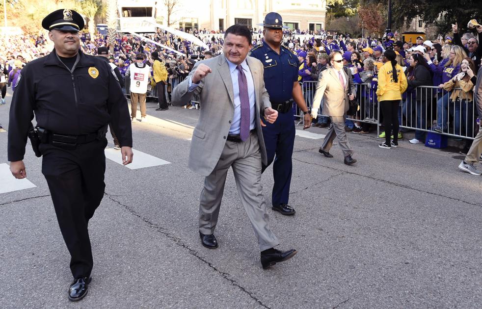 On the same day coach Ed Orgeron sat next to athletic director Scott Woodward to announce the end of his tenure at LSU, he had called two recruits earlier to