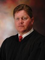 Suspended judge J. Robin Free resigns after accusations of 'bizarre' behavior, harassing deputies