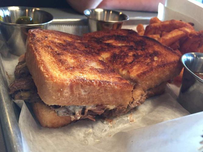 Review The State Bar, offering hearty favorites, doesn’t skimp on