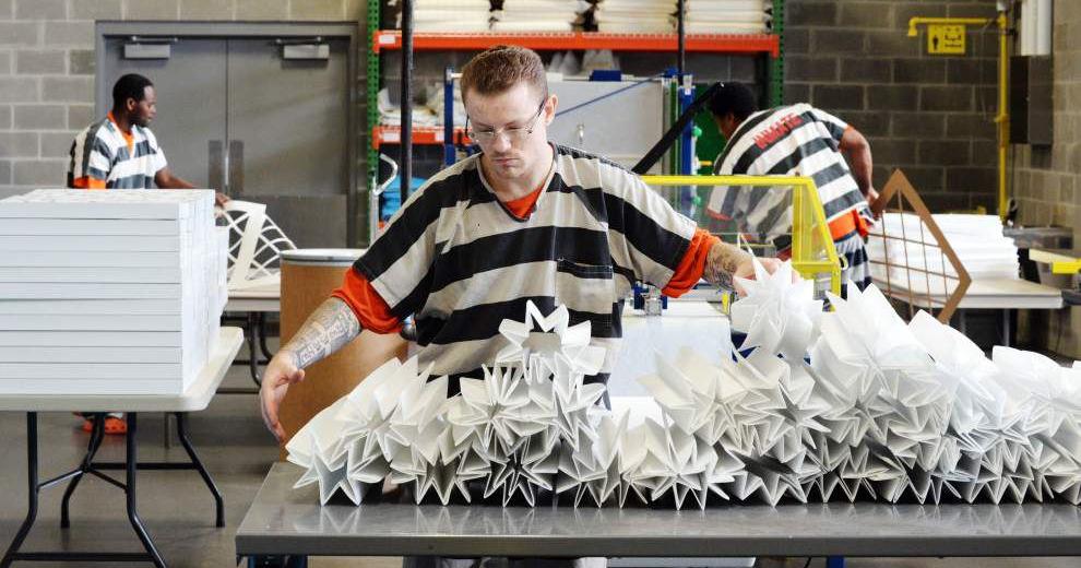 Lafayette Parish jail inmates learning skills — and local officials