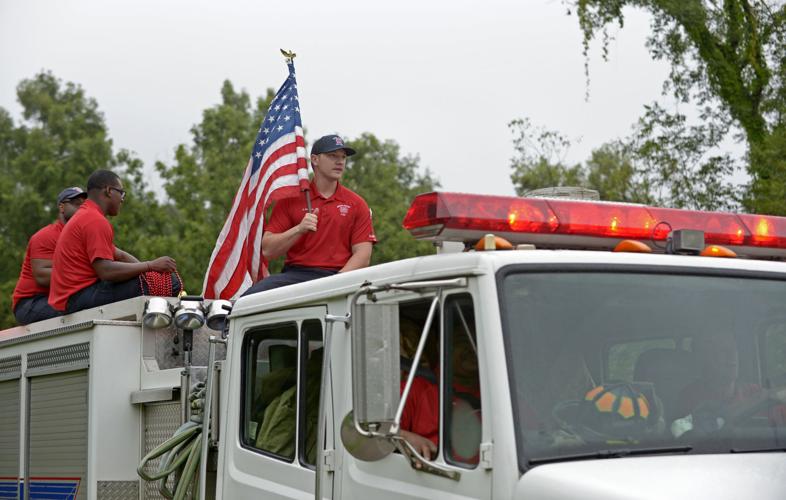 Kenilworth parade celebrates nation's independence Mid City