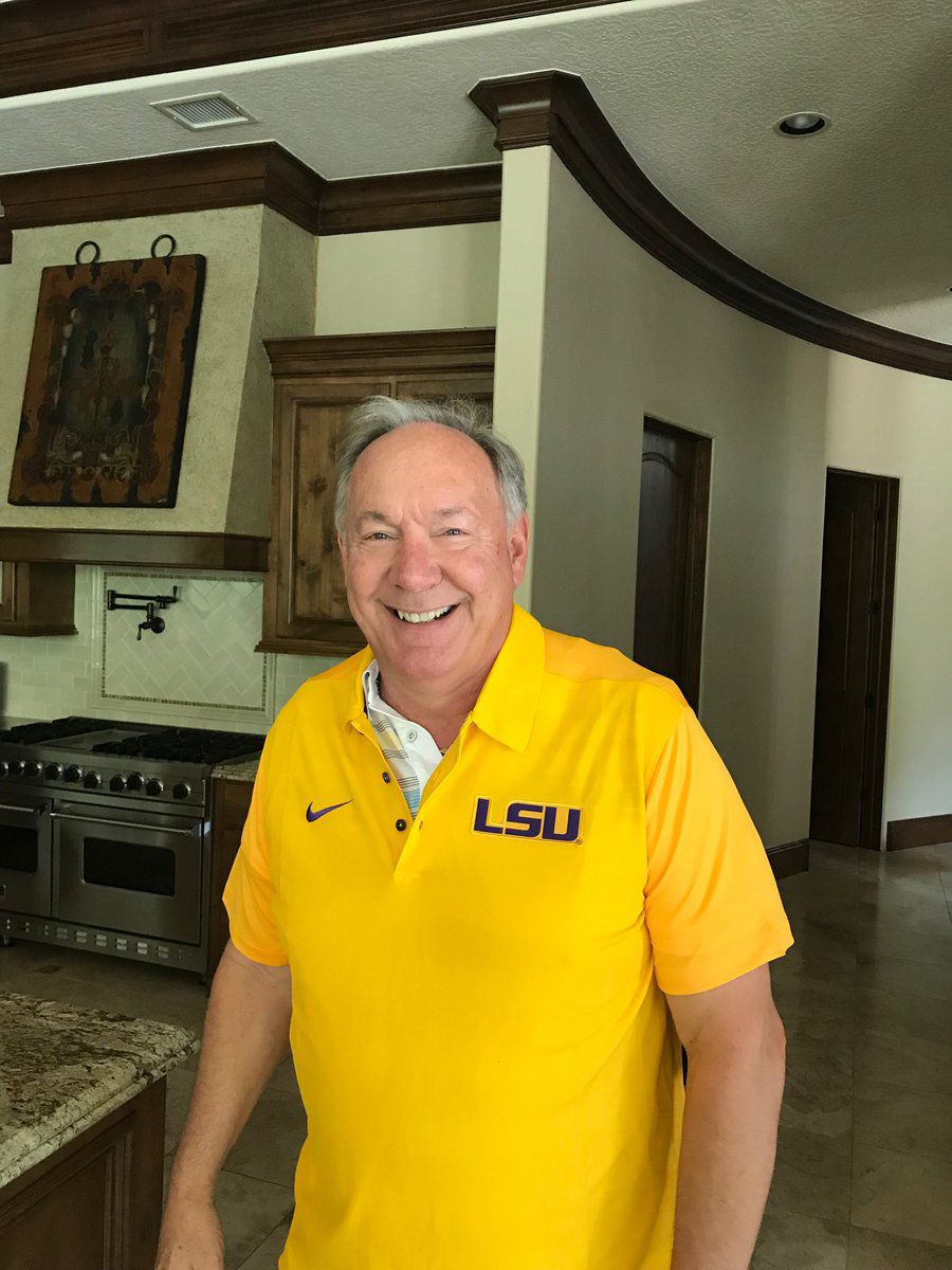 With matching 'Geaux Jeaux Jeaux' shirts, entire Joe Burrow gang looks  REALLY excited for LSU's season, LSU