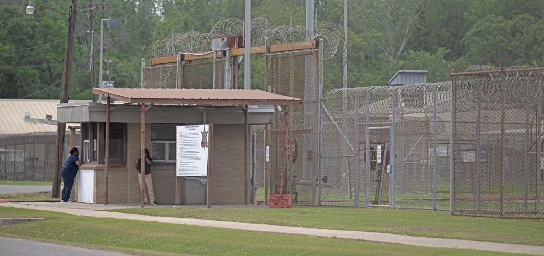 BR.prisonfeud.041924 HS 483.jpg