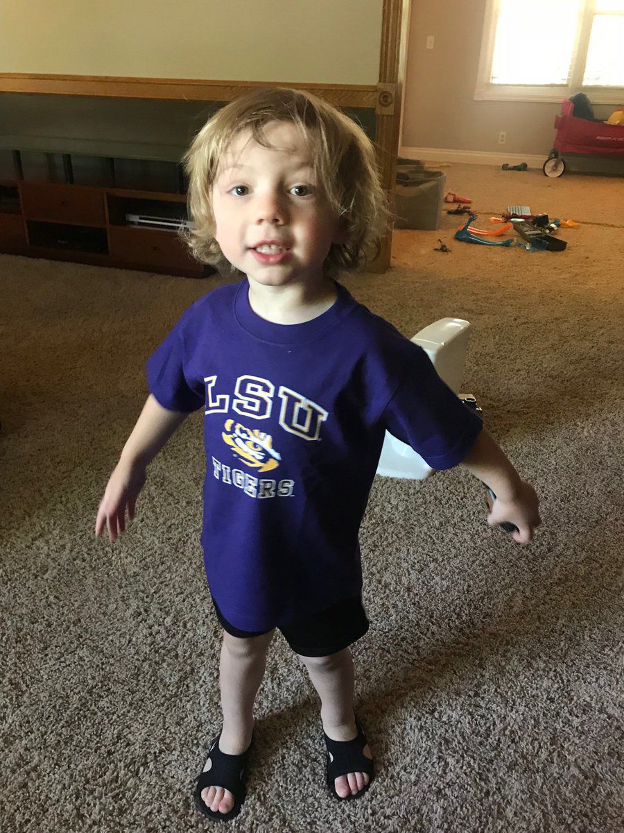 Jimmy Burrow wearing Geauxmaha Tigers t-shirt by To-Tee Clothing