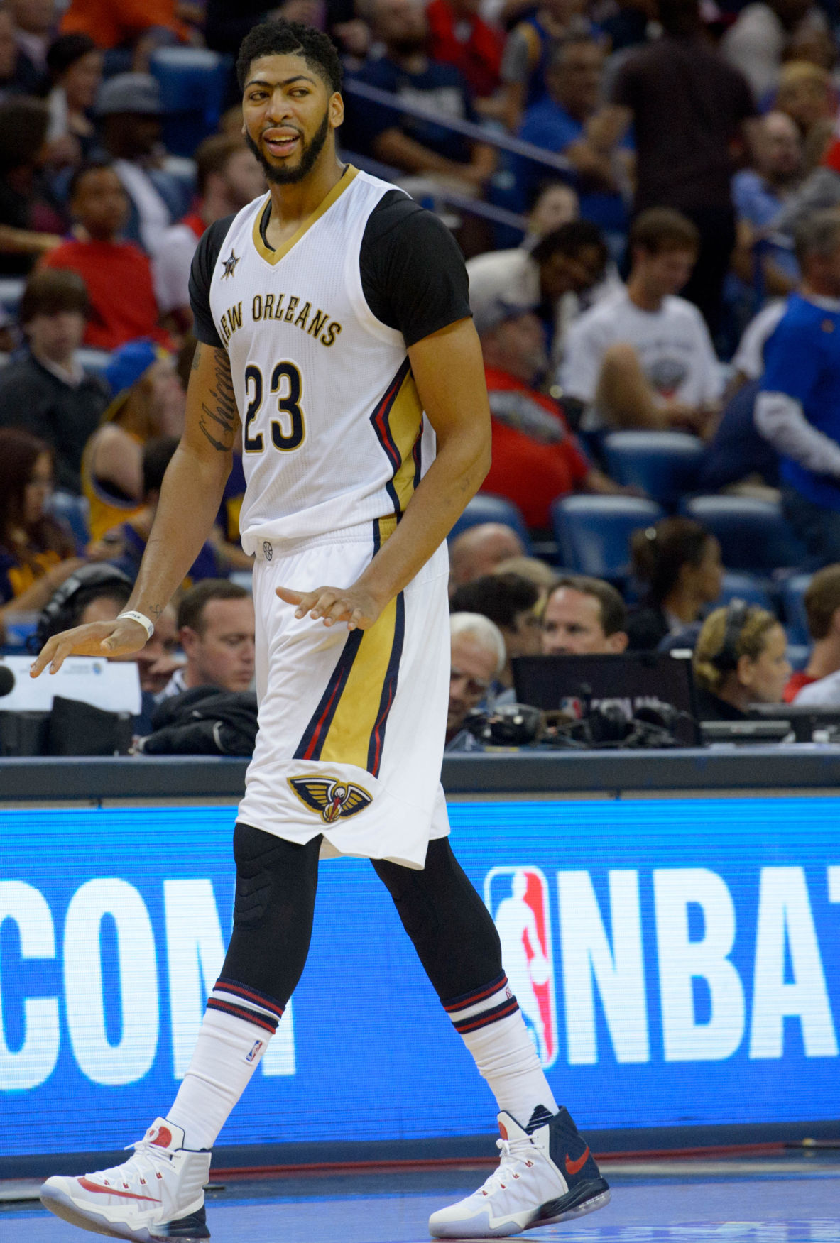 Pelicans' Anthony Davis officially ruled out vs. Magic with quad injury | Pelicans ...