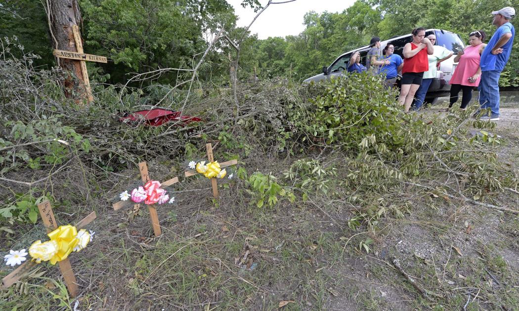 Latest on Sorrento crash that killed 3 Family, friends mourn tragic