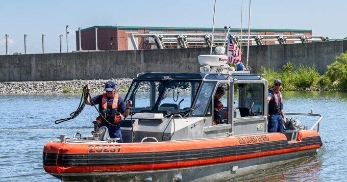 2 presumed dead in New Orleans plane crash over Lake Pontchartrain are flight instructor, student