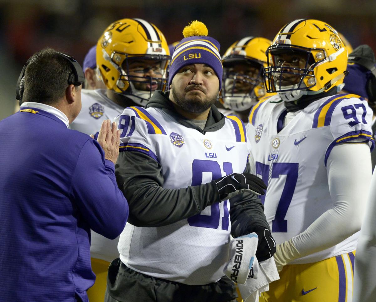 lsuarkansasfootball.111118_HS_571