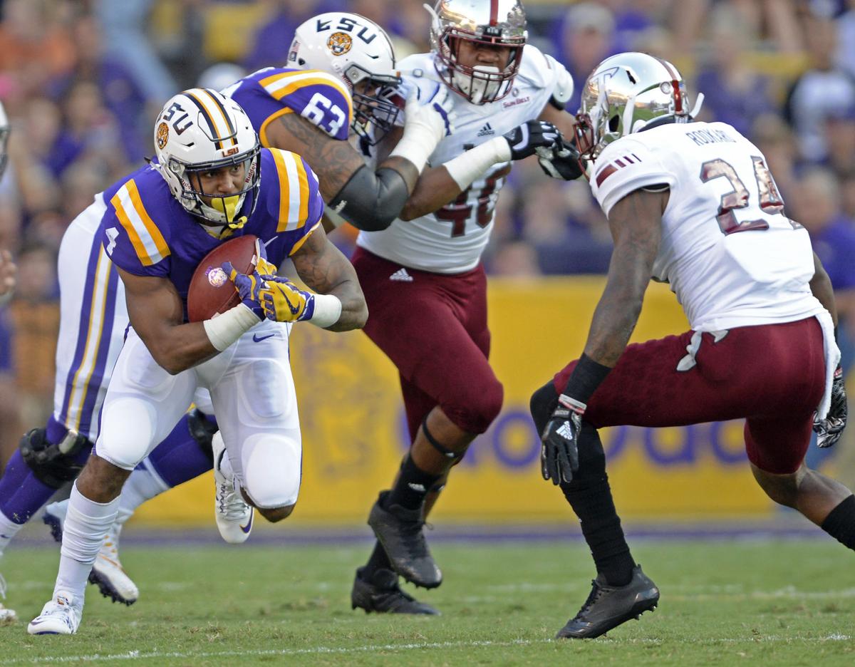 lsutroy1164.100117 bf