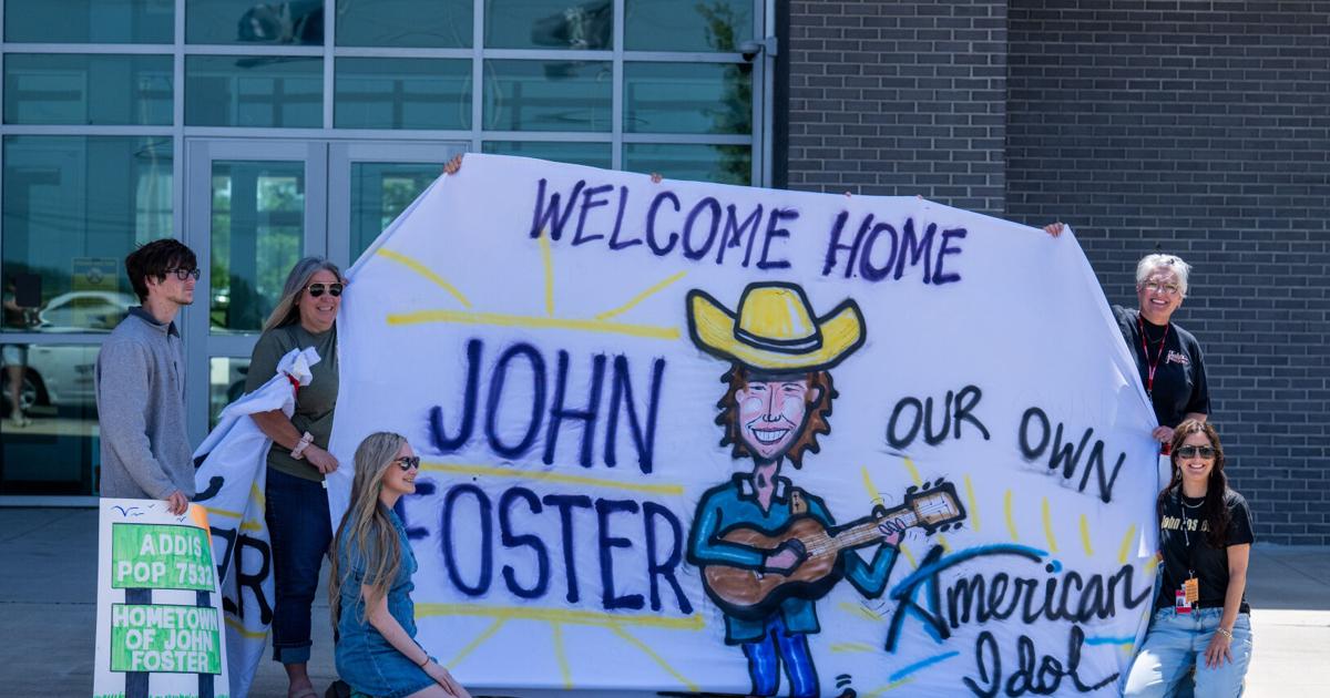 Live-Updates: John Foster besucht überraschend eine Schule in Louisiana ...