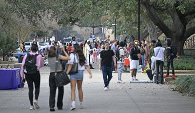 BR.lsuapps.adv HS 426.JPG