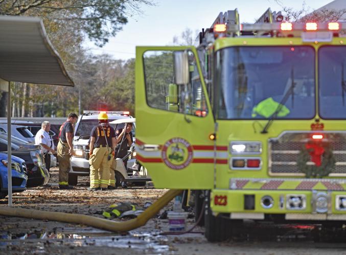 Crews called to apartment complex fire in Baton Rouge; no injuries